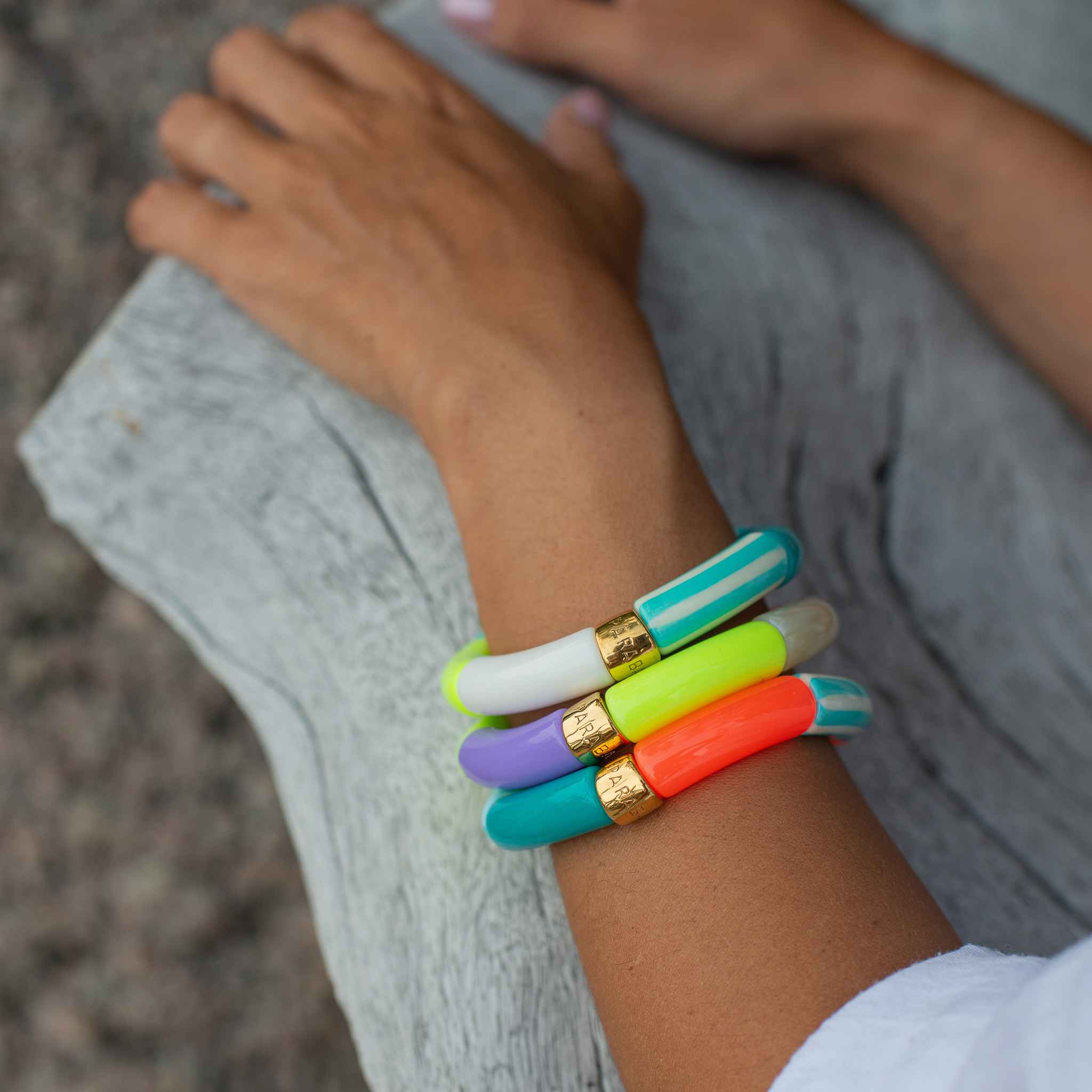 bracelets perles colorées femme multicolores été