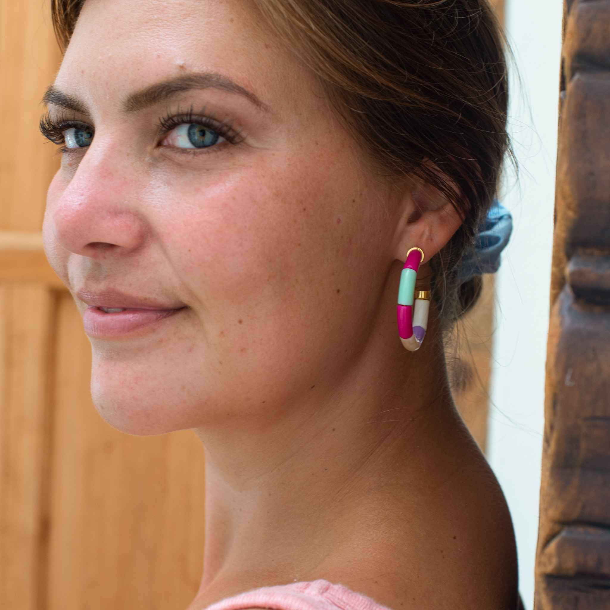 Boucles d’oreilles perles colorées fuchsia crème lagon | Piruleta Parabaya Parabaya