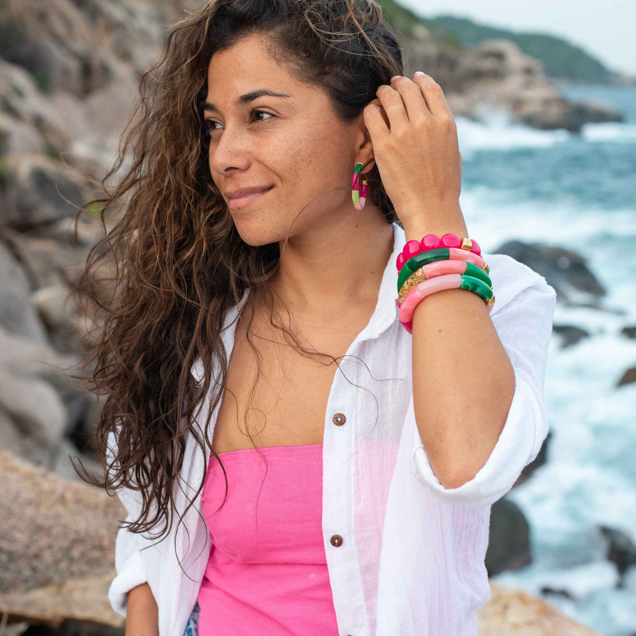 Boucles d’oreilles perles colorées fuchsia rose vert | Manda Parabaya Parabaya