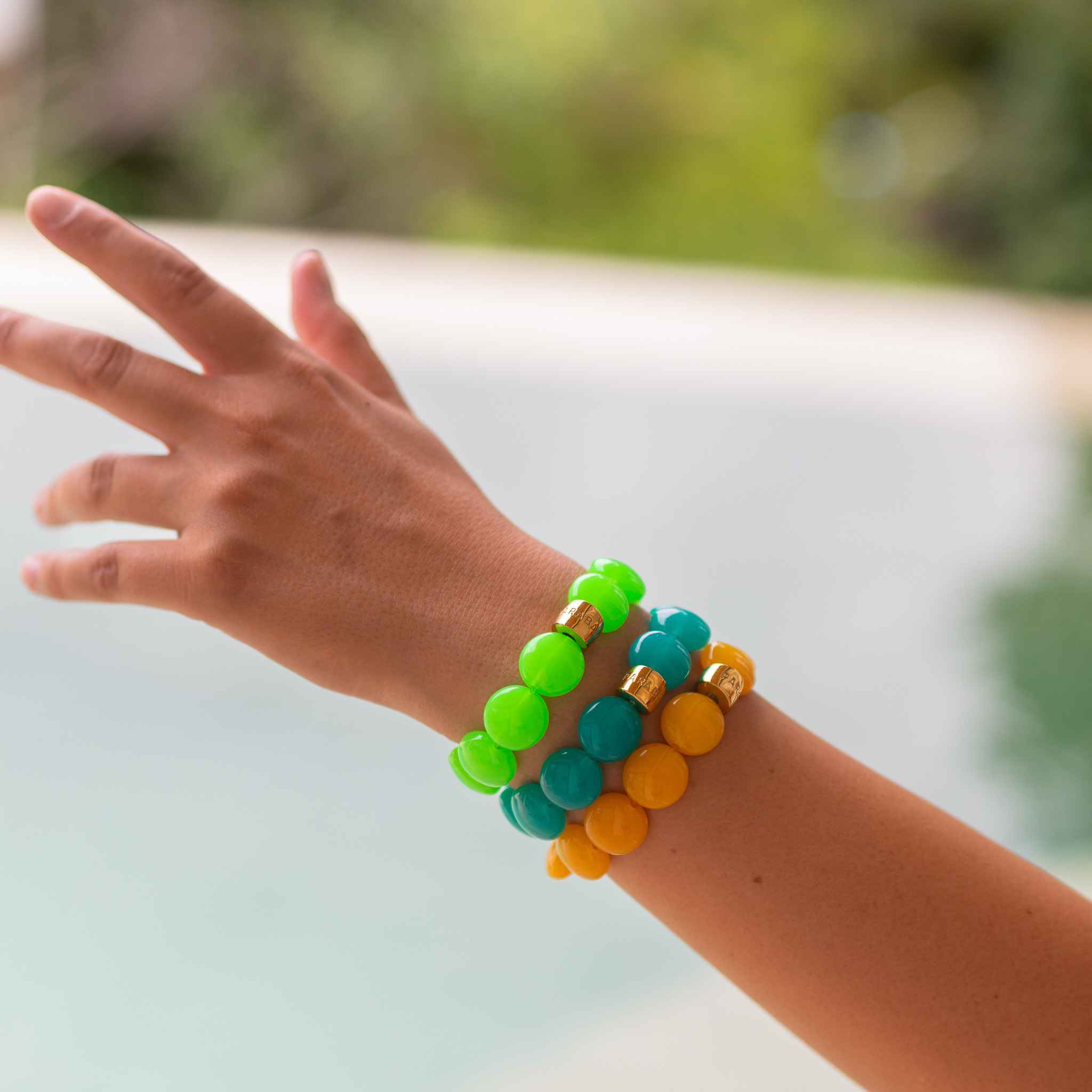 Bracelet perles rondes colorées bleu jaune femme | Bombom Brasil Parabaya Parabaya