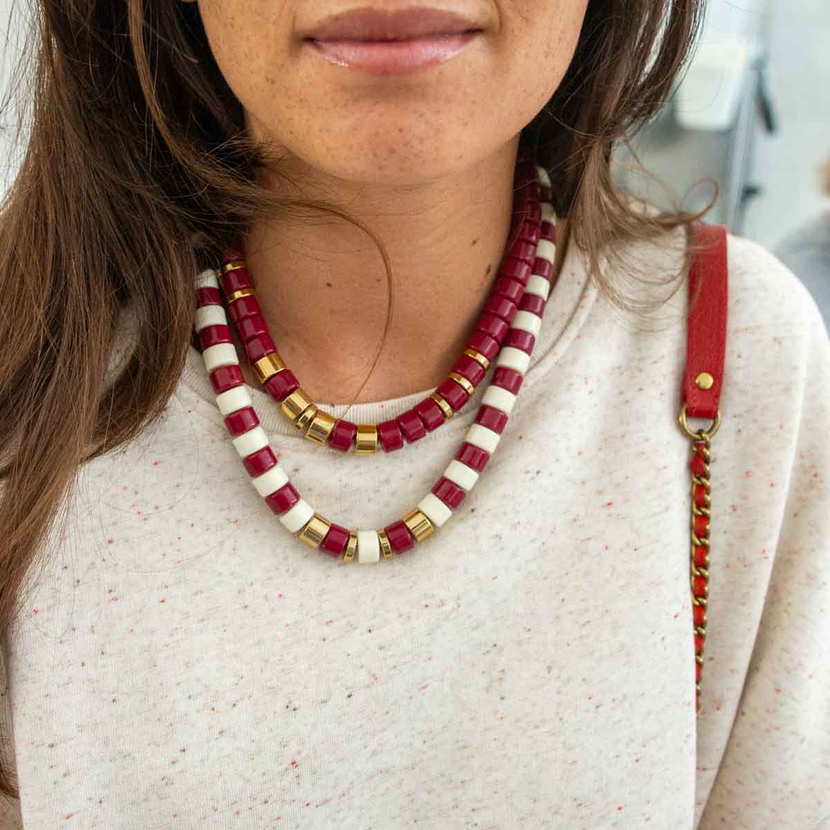 Collier bordeaux et doré femme | Praia Grenat Parabaya