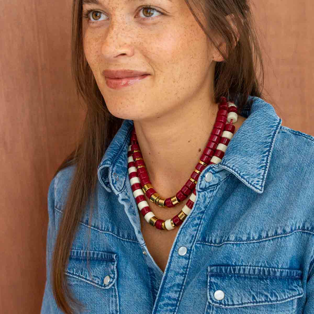 Collier bordeaux et doré femme | Praia Grenat Parabaya